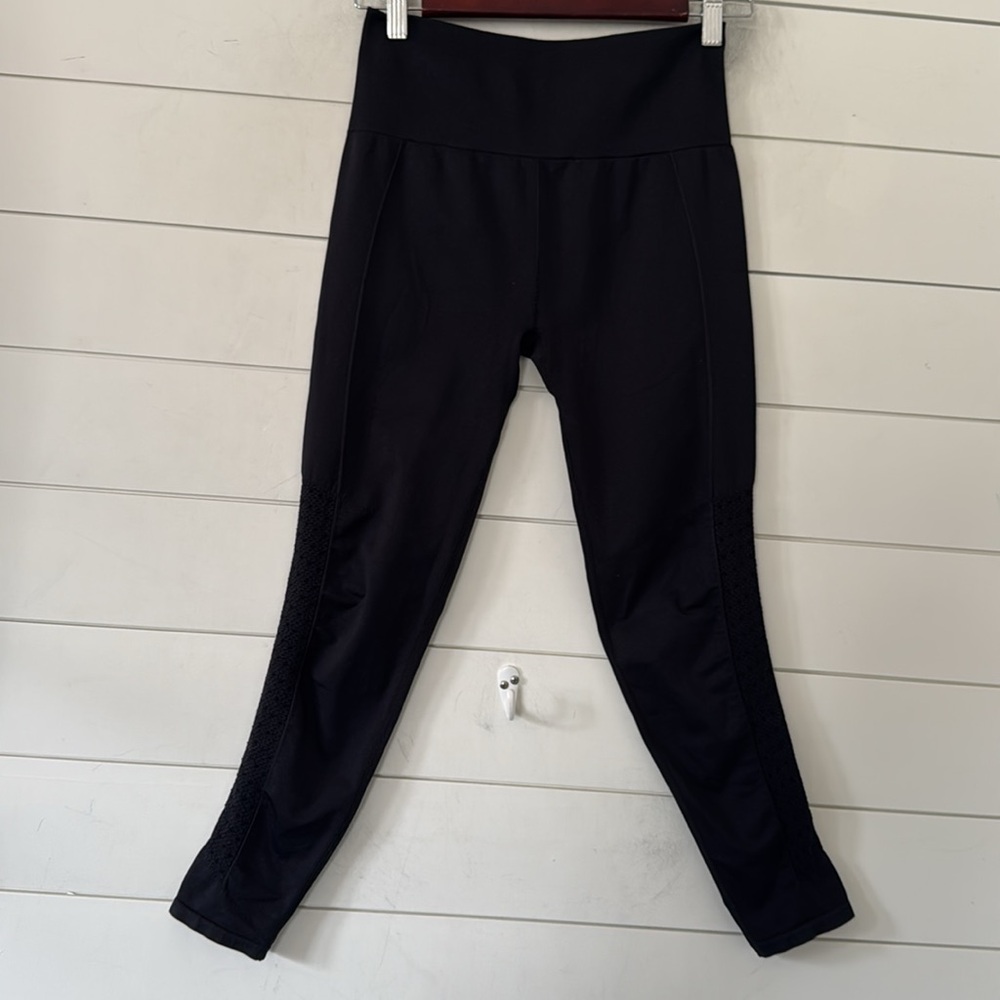 Fabletics Measures Size Small Sync Seamless High-Waisted 7/8 Legging Navy - Picture 2 of 10